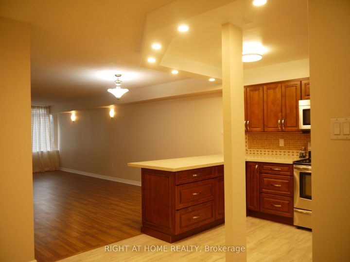 Photo 21 at 607 - 45 Carlton Street, Yonge Corridor, Toronto