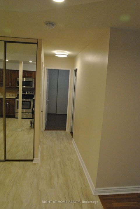 Photo 6 at 607 - 45 Carlton Street, Yonge Corridor, Toronto