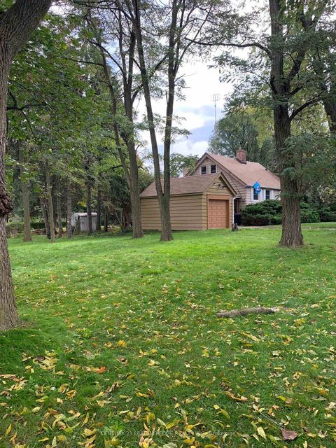 Photo 2 at 21 Faircroft Boulevard, Cliffcrest, Toronto