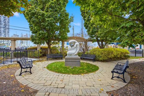 Photo 5 at 417 - 9225 Jane Street, Maple, Vaughan