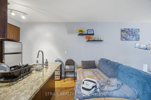 Photo 15 at 417 - 9225 Jane Street, Maple, Vaughan
