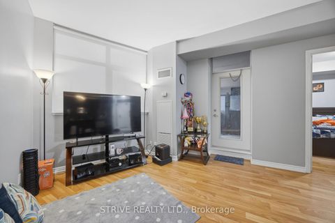 Photo 26 at 417 - 9225 Jane Street, Maple, Vaughan