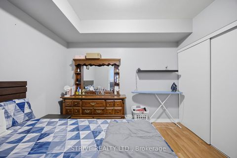 Photo 32 at 417 - 9225 Jane Street, Maple, Vaughan