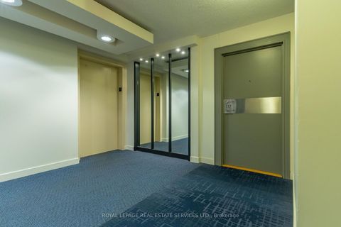 Photo 3 at 717 - 19 Singer Court, Bayview Village, Toronto