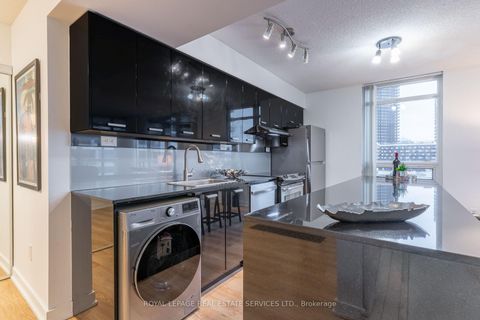 Photo 15 at 717 - 19 Singer Court, Bayview Village, Toronto