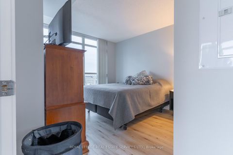 Photo 22 at 717 - 19 Singer Court, Bayview Village, Toronto