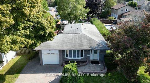 Photo 0 at 33 Vanstone Court, Bowmanville, Clarington