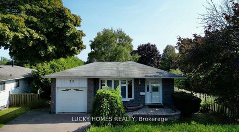 Photo 1 at 33 Vanstone Court, Bowmanville, Clarington