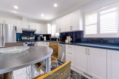 Photo 3 at 33 Vanstone Court, Bowmanville, Clarington