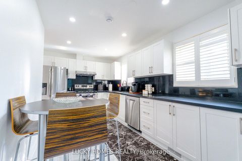 Photo 11 at 33 Vanstone Court, Bowmanville, Clarington