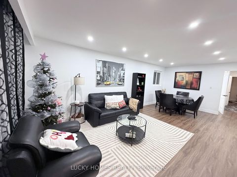 Photo 28 at 33 Vanstone Court, Bowmanville, Clarington