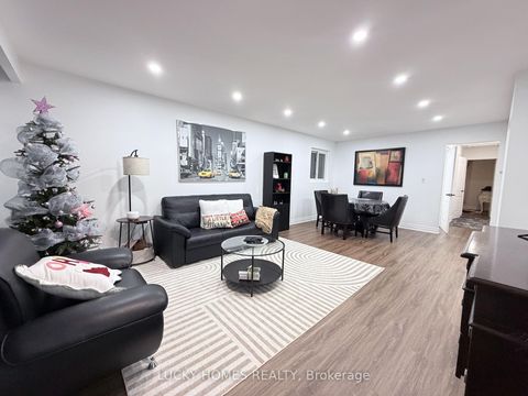 Photo 33 at 33 Vanstone Court, Bowmanville, Clarington