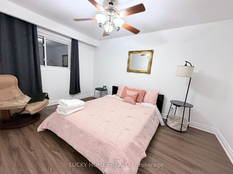 Photo 38 at 33 Vanstone Court, Bowmanville, Clarington