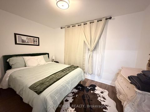 Photo 39 at 33 Vanstone Court, Bowmanville, Clarington