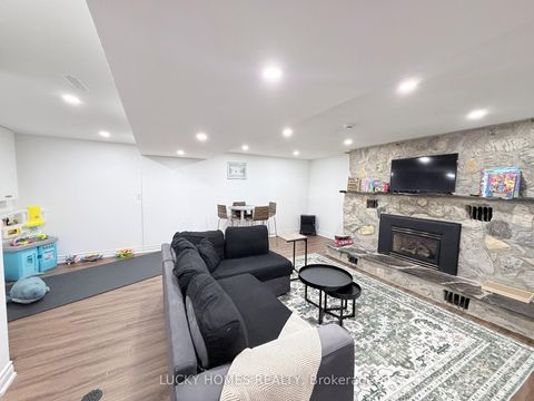 Photo 41 at 33 Vanstone Court, Bowmanville, Clarington