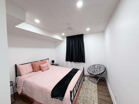 Photo 47 at 33 Vanstone Court, Bowmanville, Clarington