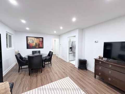 Photo 49 at 33 Vanstone Court, Bowmanville, Clarington