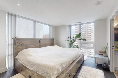 Photo 19 at 1002 - 3 Michael Power Place, City Centre West, Toronto