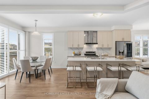 Photo 5 at 20 Viola Street, Sharon, East Gwillimbury