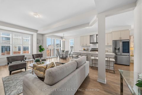 Photo 7 at 20 Viola Street, Sharon, East Gwillimbury