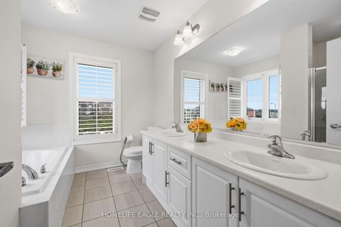 Photo 10 at 20 Viola Street, Sharon, East Gwillimbury