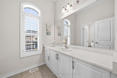 Photo 16 at 20 Viola Street, Sharon, East Gwillimbury