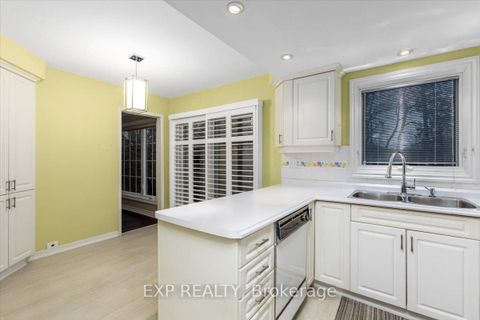 Photo 5 at 1442 Manitou Court, Samac, Oshawa