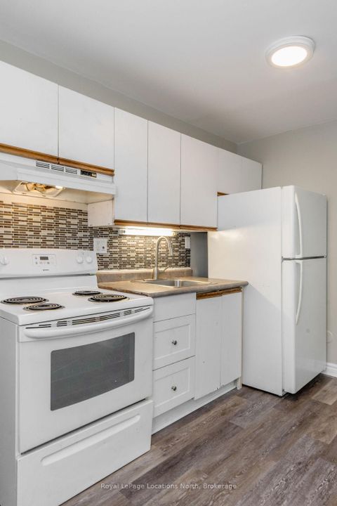 Photo 15 at 3 Peel Street, Wellington, Barrie