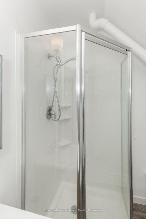 Photo 16 at 3 Peel Street, Wellington, Barrie