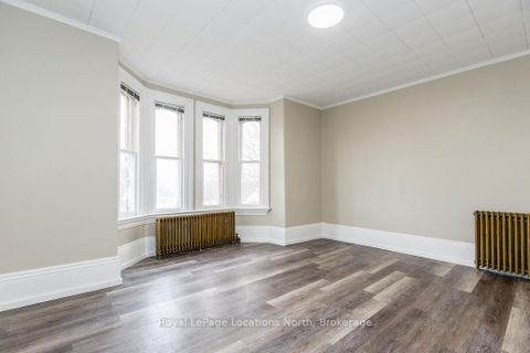 Photo 23 at 3 Peel Street, Wellington, Barrie