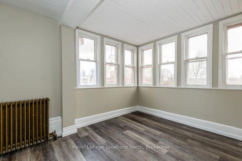 Photo 25 at 3 Peel Street, Wellington, Barrie