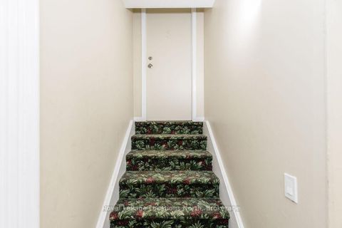 Photo 27 at 3 Peel Street, Wellington, Barrie