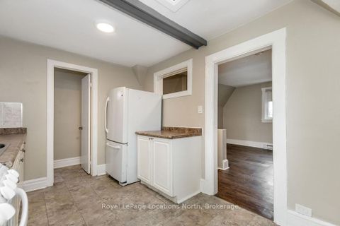 Photo 31 at 3 Peel Street, Wellington, Barrie