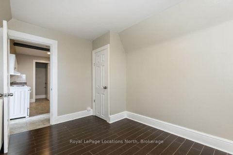 Photo 34 at 3 Peel Street, Wellington, Barrie