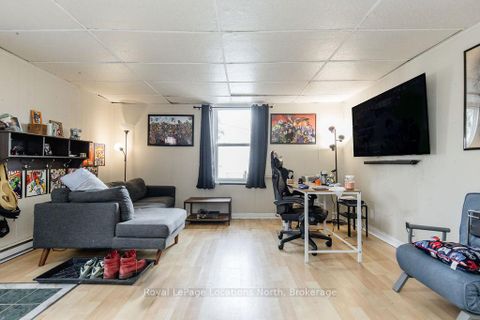 Photo 36 at 3 Peel Street, Wellington, Barrie