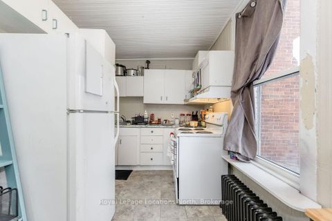 Photo 39 at 3 Peel Street, Wellington, Barrie