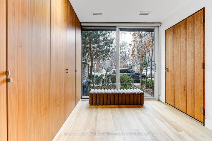 Photo 2 at 840 Richmond Street W, Bellwoods, Toronto