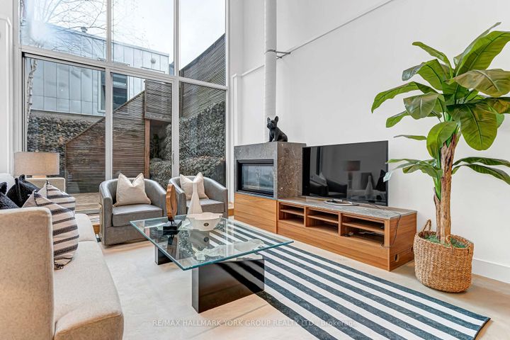 Photo 10 at 840 Richmond Street W, Bellwoods, Toronto