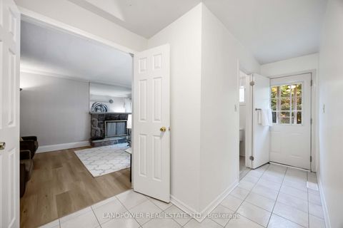 Photo 14 at 57 Cobblestone Drive, Don Valley Village, Toronto