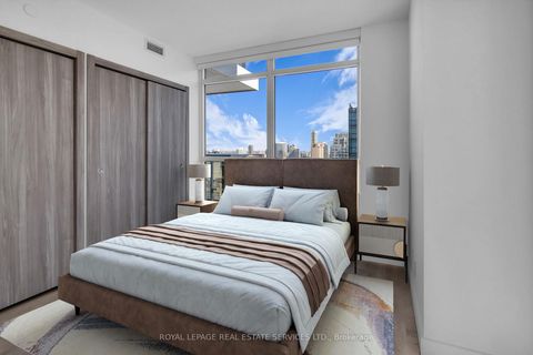 Photo 3 at 4606 - 38 Widmer Street, Waterfront Communities C1, Toronto