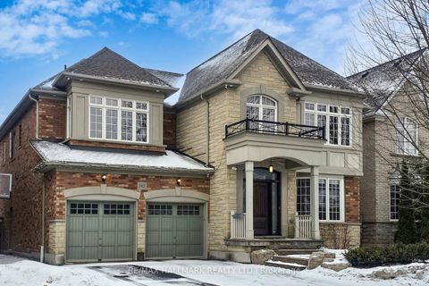 Photo 1 at 192 Tonner Crescent, Bayview Northeast, Aurora