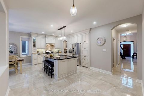 Photo 7 at 192 Tonner Crescent, Bayview Northeast, Aurora