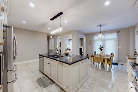 Photo 9 at 192 Tonner Crescent, Bayview Northeast, Aurora