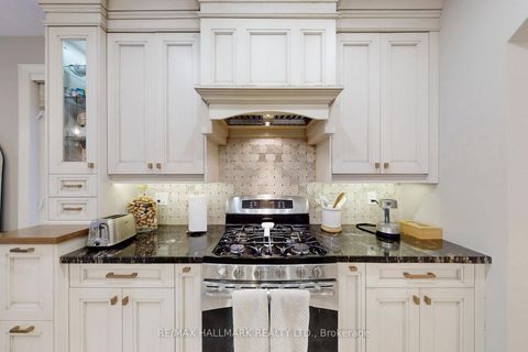 Photo 11 at 192 Tonner Crescent, Bayview Northeast, Aurora