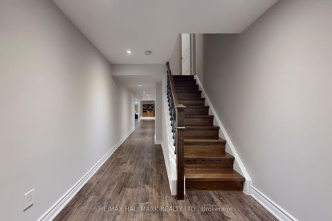 Photo 34 at 192 Tonner Crescent, Bayview Northeast, Aurora