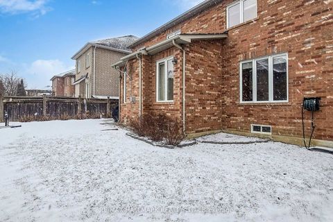 Photo 45 at 192 Tonner Crescent, Bayview Northeast, Aurora