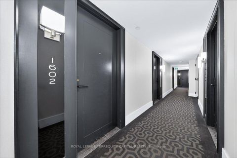 Photo 8 at 1602 - 955 Bay Street, Bay Street Corridor, Toronto