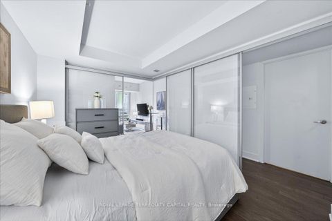 Photo 15 at 1602 - 955 Bay Street, Bay Street Corridor, Toronto