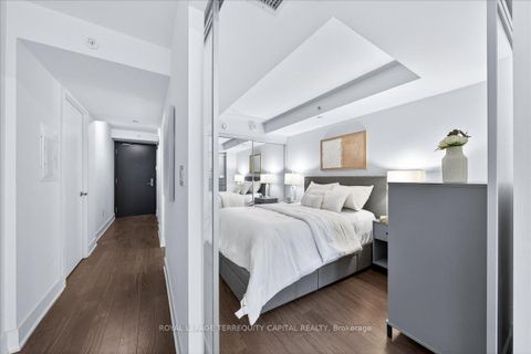 Photo 17 at 1602 - 955 Bay Street, Bay Street Corridor, Toronto