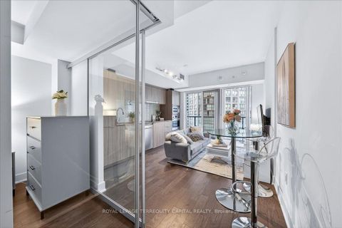 Photo 21 at 1602 - 955 Bay Street, Bay Street Corridor, Toronto